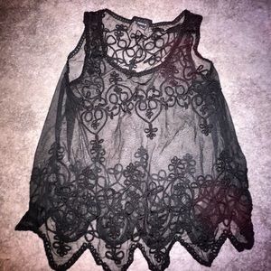 Size 3 torrid sheer tank with embroidery 🦄2/$15